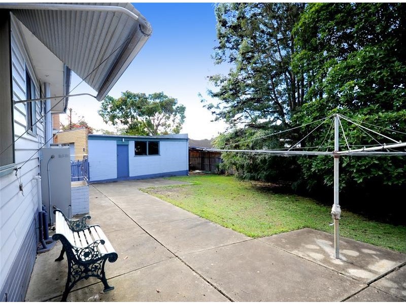 4 Harvey Avenue, Herne Hill VIC 3218