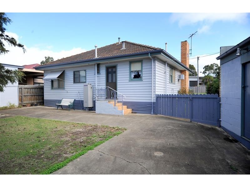 4 Harvey Avenue, Herne Hill VIC 3218