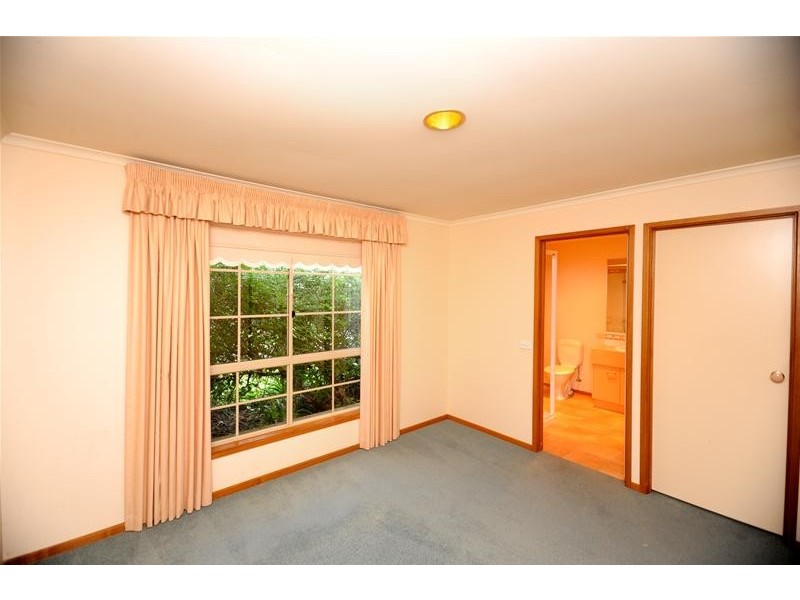 2 Glen  Court, Leopold VIC 3224