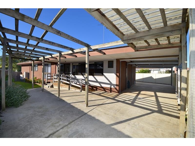 2B Alma Court, Newcomb VIC 3219