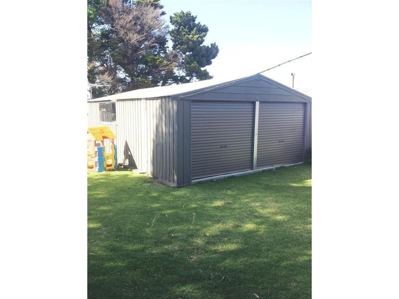 2 Fuschia Court, Newcomb VIC 3219