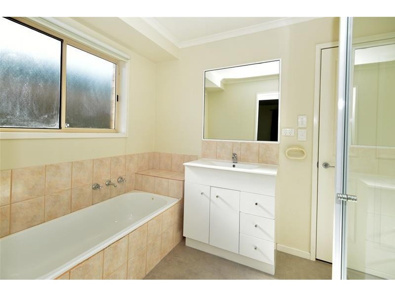 5 Kambalda Court, Leopold VIC 3224