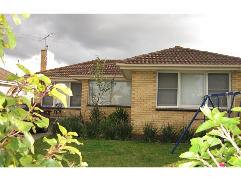 50 Wilsons Road, Newcomb VIC 3219