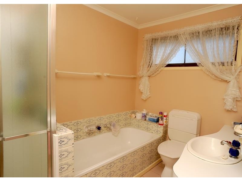 10 Heatherlea Court, Leopold VIC 3224