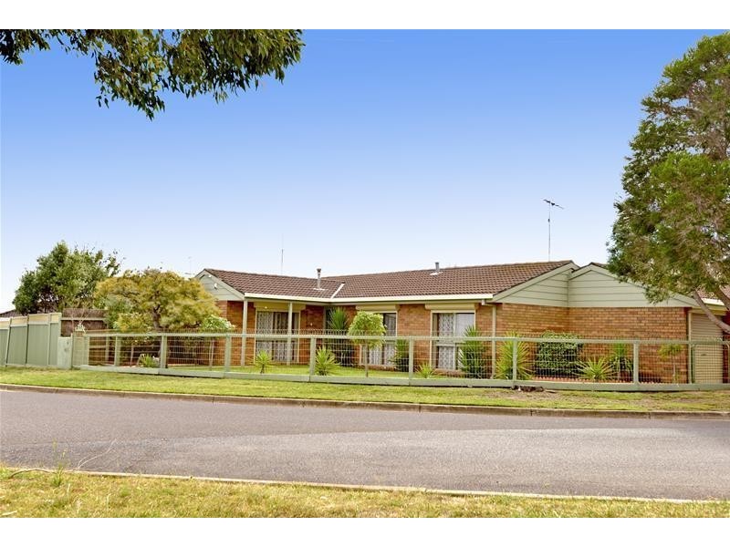 1/13 Carmichael Court, Leopold VIC 3224