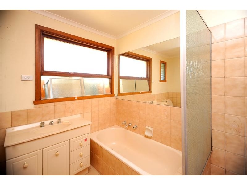 61 Simons Road, Leopold VIC 3224