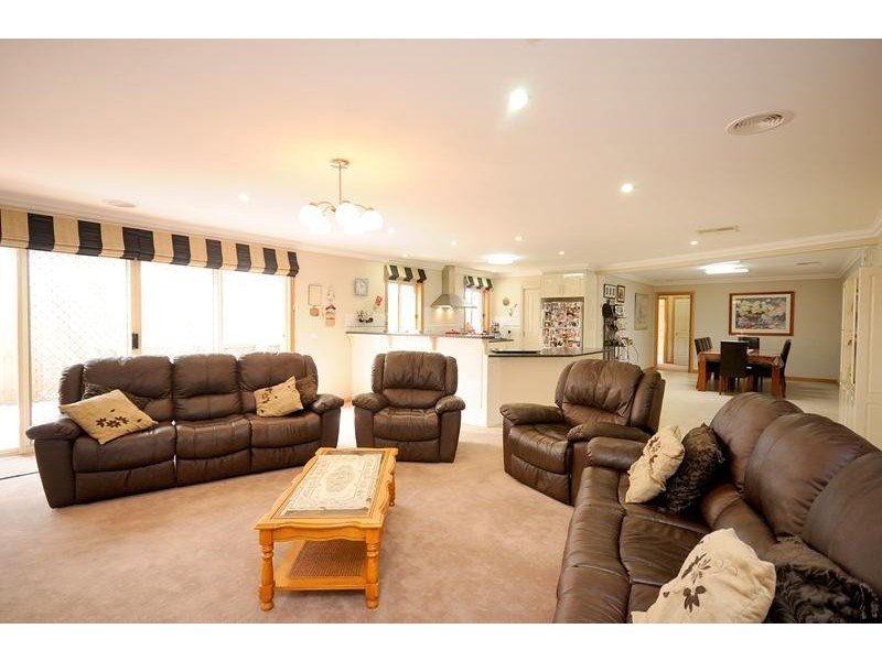 2 Morrow Crescent, Leopold VIC 3224