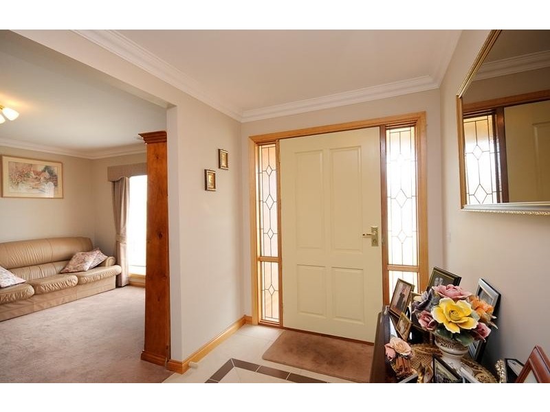 2 Morrow Crescent, Leopold VIC 3224