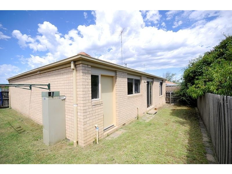 2/7 Dendle Street, Leopold VIC 3224