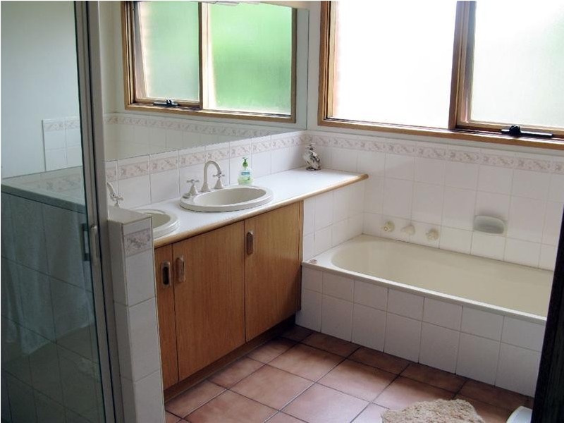 3 Bisinella Court, Leopold VIC 3224