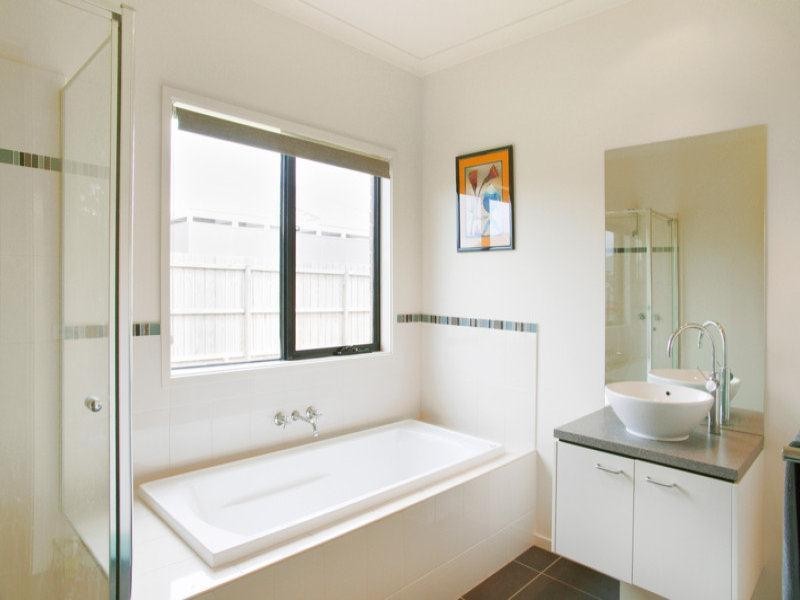 67 Hoddle Drive, Leopold VIC 3224