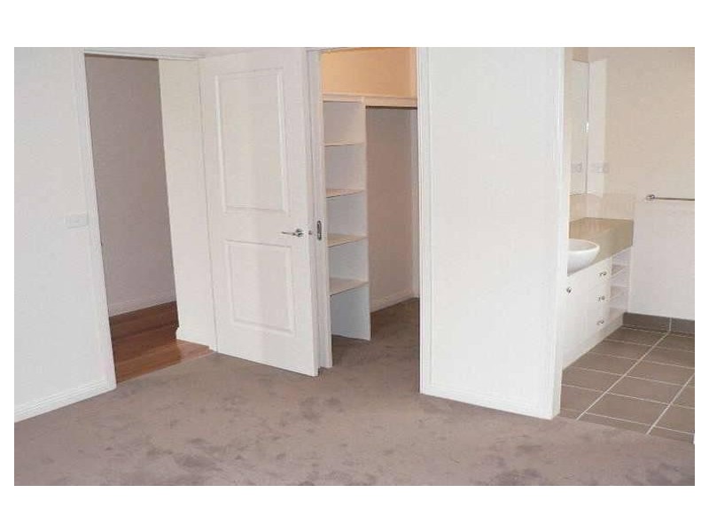 1/16 Bisinella Court, Leopold VIC 3224