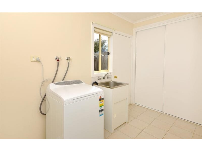 2/28 Townview Court, Leopold VIC 3224