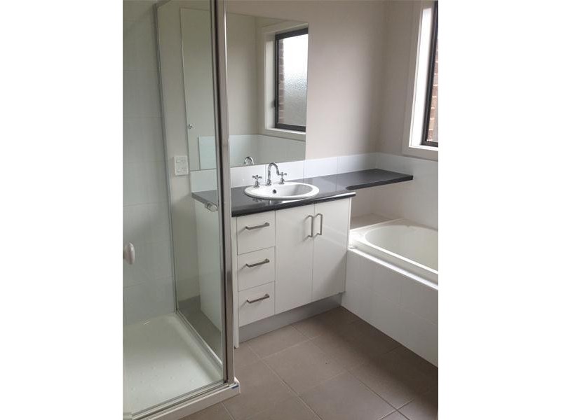 2/6 Farmland Lane, Leopold VIC 3224