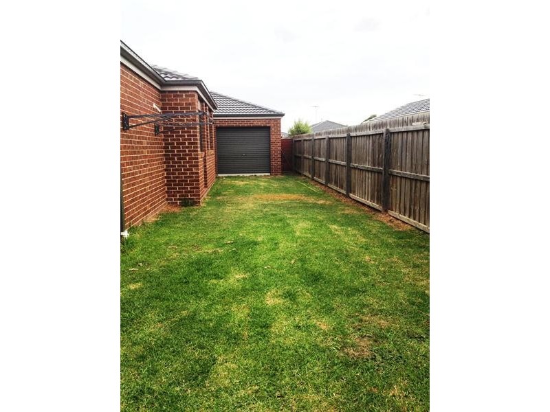 2/6 Farmland Lane, Leopold VIC 3224