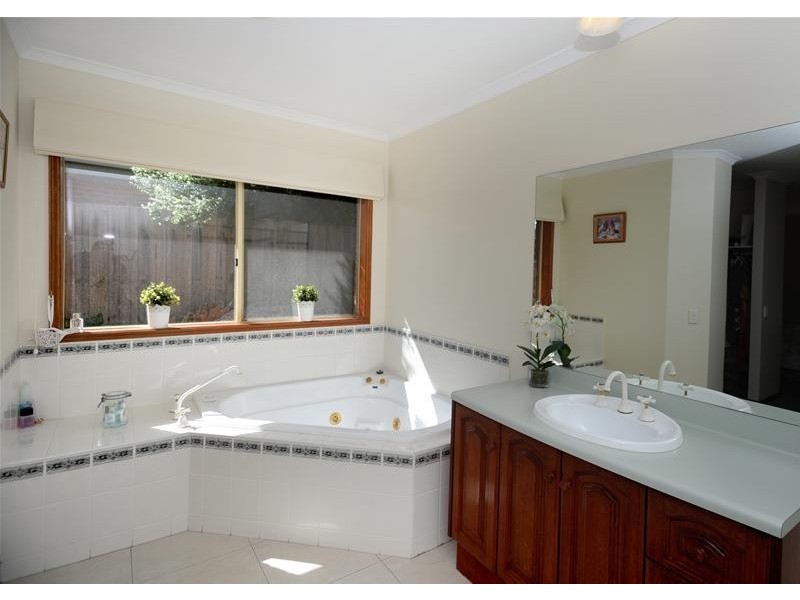 16 Maddison Court, Leopold VIC 3224