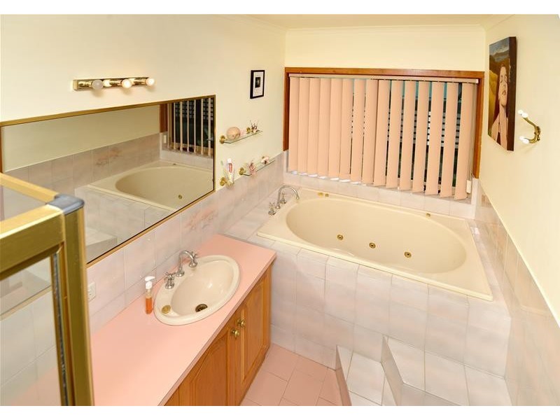 16 Bowman Place, Leopold VIC 3224