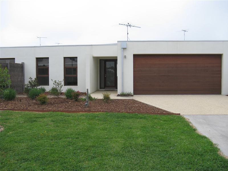 17 Morrow Crescent, Leopold VIC 3224