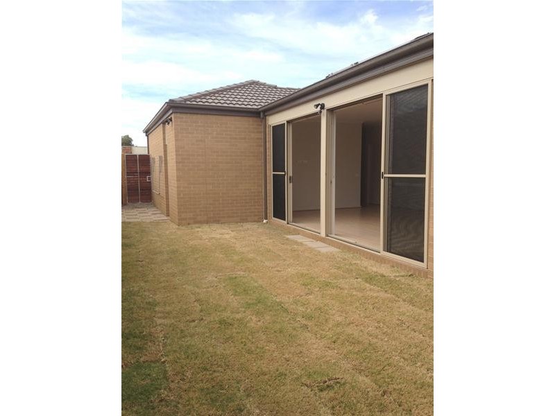 11 Melanic Street, Leopold VIC 3224