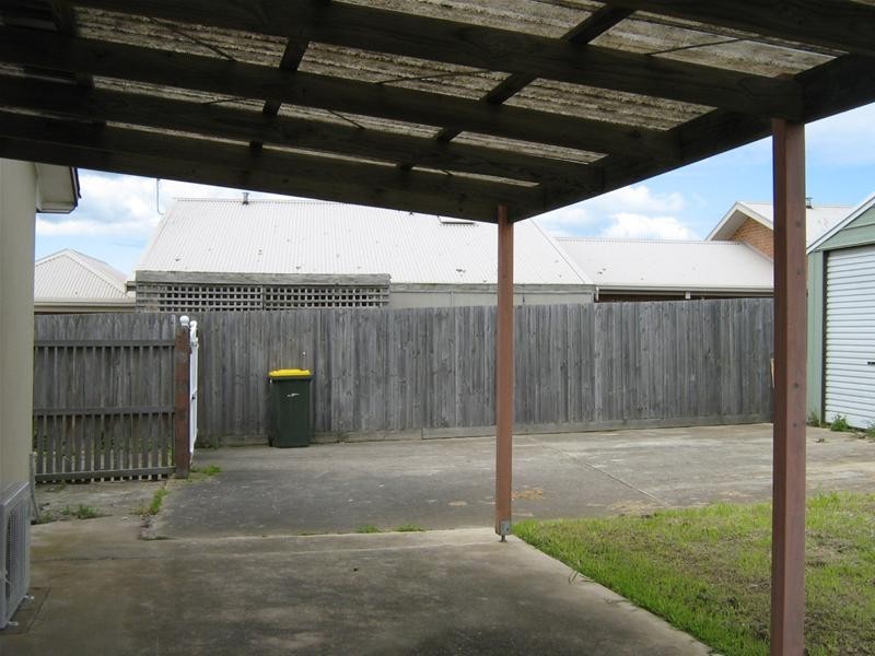 6 William Street, Leopold VIC 3224