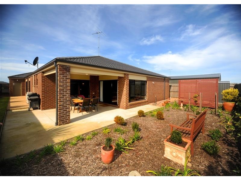 32 Pollard Drive, Leopold VIC 3224