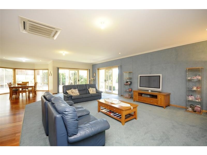 37 Balmoral Gardens, Leopold VIC 3224