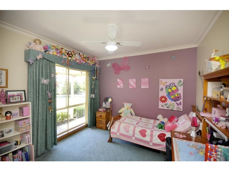 37 Balmoral Gardens, Leopold VIC 3224