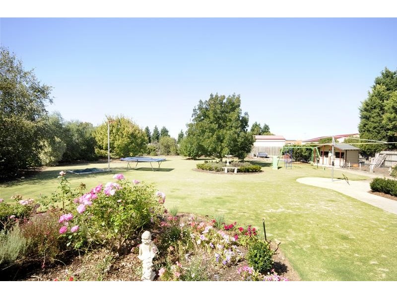 37 Balmoral Gardens, Leopold VIC 3224