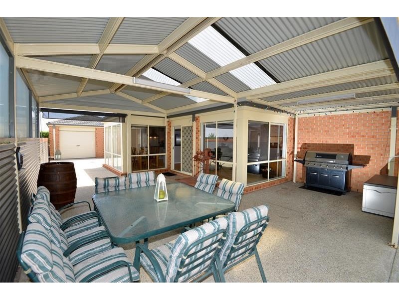 48 Cypress Crescent, Leopold VIC 3224