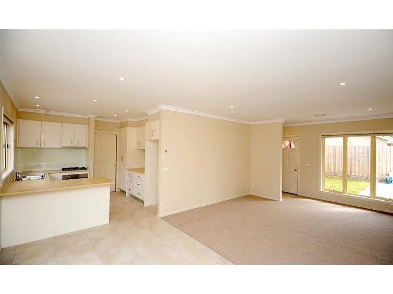 2/6 William Street, Leopold VIC 3224