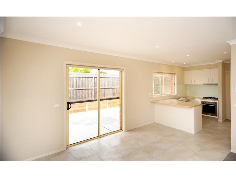 2/6 William Street, Leopold VIC 3224