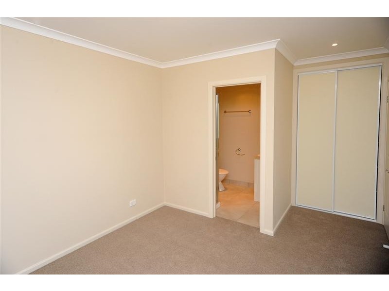 2/6 William Street, Leopold VIC 3224