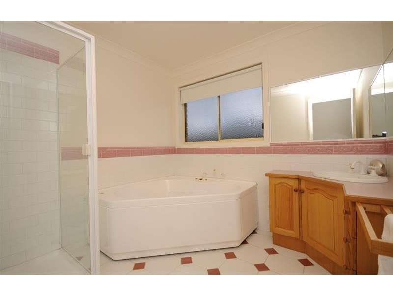 39 Balmoral Gardens, Leopold VIC 3224