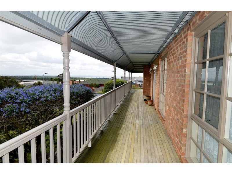 15 Donvale Drive, Leopold VIC 3224