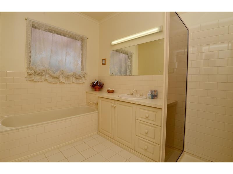 15 Donvale Drive, Leopold VIC 3224