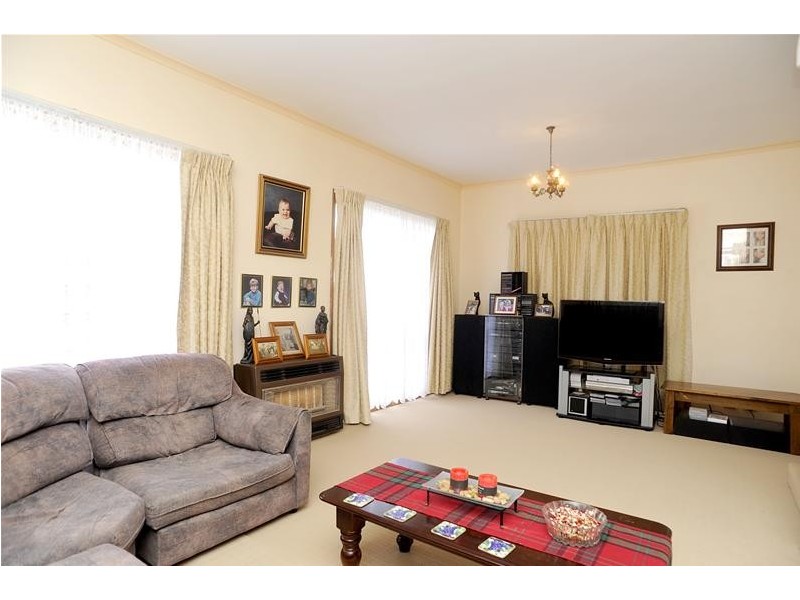 8 Viewbay Drive, Leopold VIC 3224