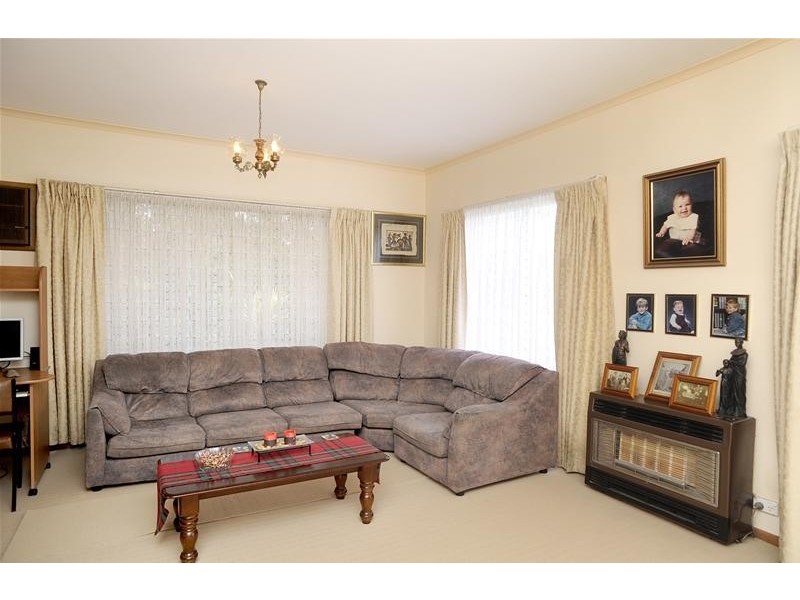 8 Viewbay Drive, Leopold VIC 3224