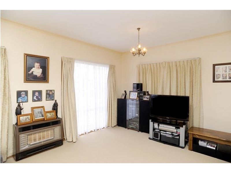 8 Viewbay Drive, Leopold VIC 3224