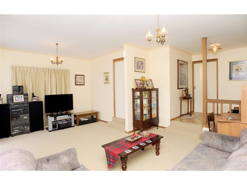 8 Viewbay Drive, Leopold VIC 3224