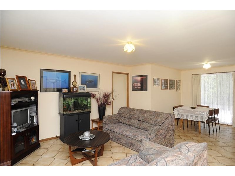 8 Viewbay Drive, Leopold VIC 3224