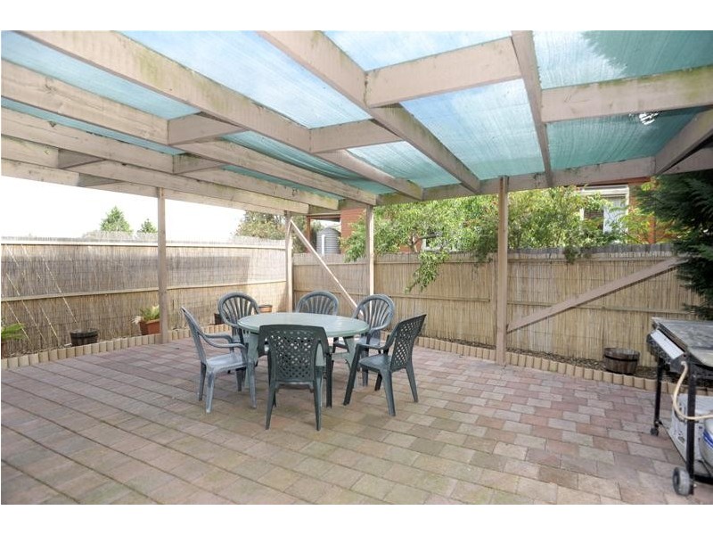 8 Viewbay Drive, Leopold VIC 3224