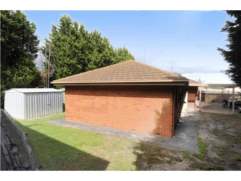 8 Viewbay Drive, Leopold VIC 3224