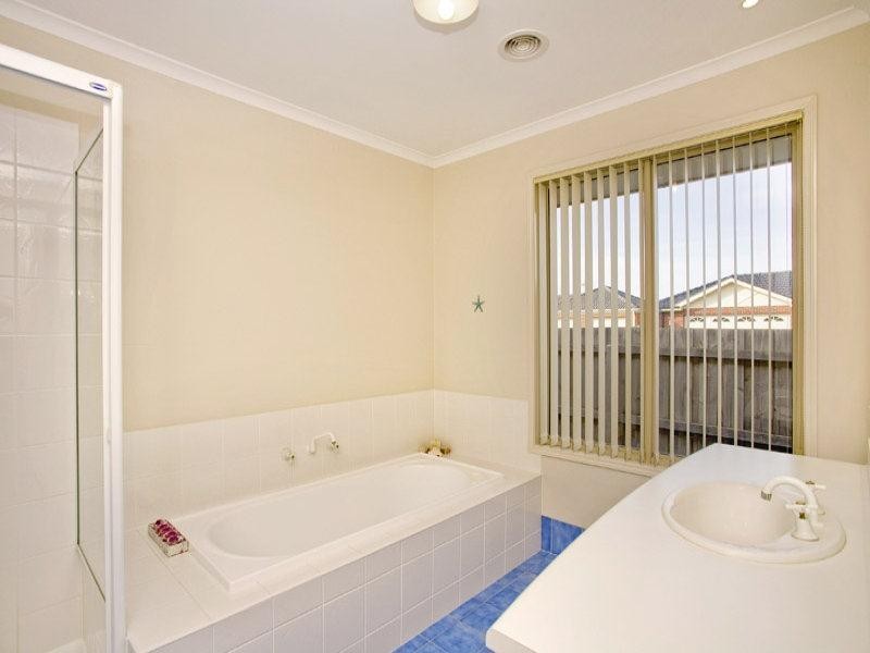 40 Meadenhall Drive, St Albans Park VIC 3219