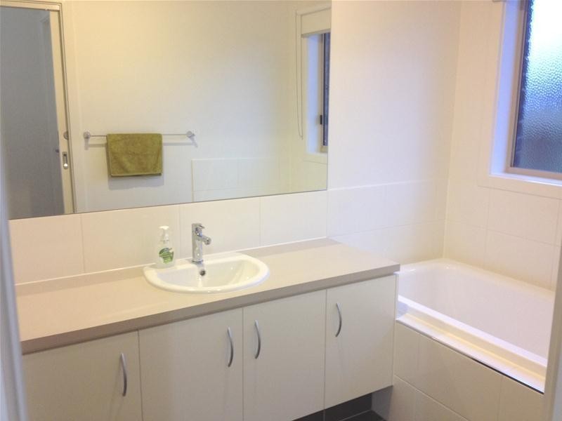 12 Hinchcliff Crescent, Newcomb VIC 3219