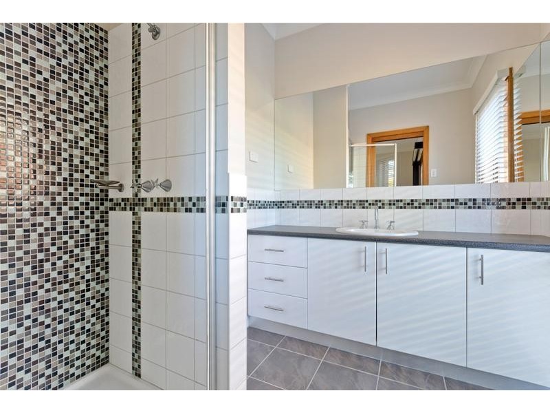 29 Highland Way, Leopold VIC 3224