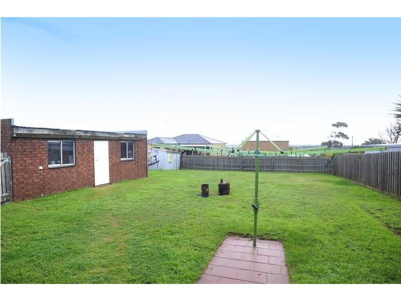 6 Loupe Crescent, Leopold VIC 3224