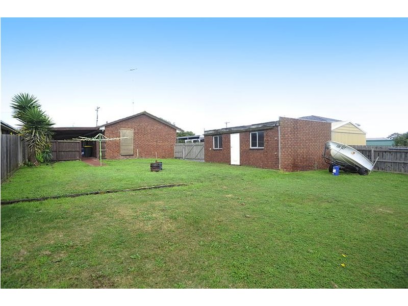 6 Loupe Crescent, Leopold VIC 3224