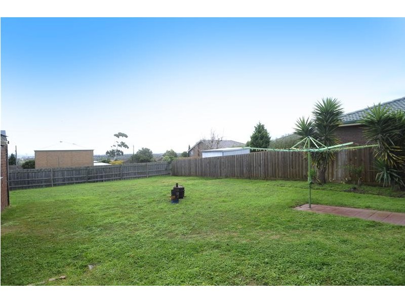 6 Loupe Crescent, Leopold VIC 3224
