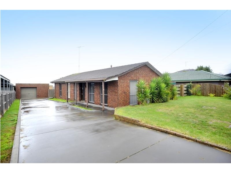 6 Loupe Crescent, Leopold VIC 3224