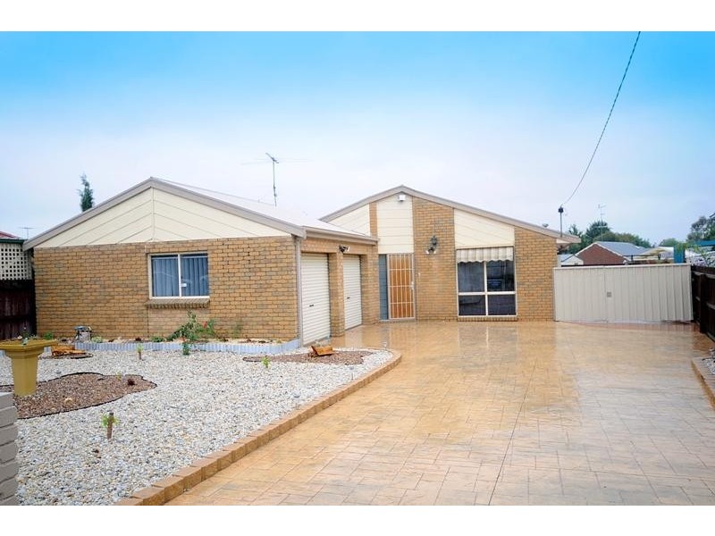 70 Burlington Crescent, Leopold VIC 3224